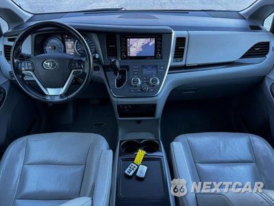 Zdjęcie 9 z 14 samochodu: 2019 TOYOTA SIENNA XLE 7-PASSENGER VIN:5TDDZ3DCXKS227743 - miniatura