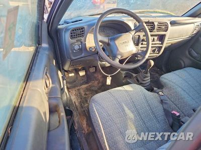 Zdjęcie 8 z 12 samochodu: 2002 GMC SONOMA VIN:1GTCS145828177600 - miniatura