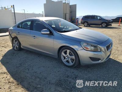 Czwarte zdjęcie samochodu z boku: 2013 VOLVO S60 T5 VIN:YV1612FS3D2225710 - miniatura