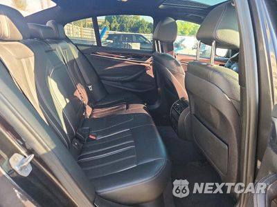 Zdjęcie 10 z 12 samochodu: 2019 BMW 530E VIN:WBAJA9C58KB388791 - miniatura
