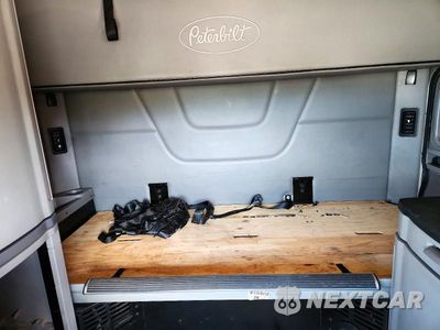 Zdjęcie 10 z 14 samochodu: 2017 PETERBILT 579 SEMI TRUCK VIN:1XPBDP9X0HD359258 - miniatura