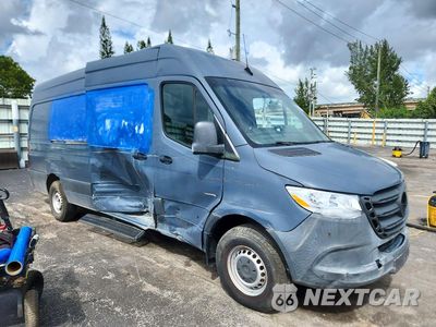 Czwarte zdjęcie samochodu z boku: 2019 MERCEDES-BENZ SPRINTER 2500/3500 DELIVERY VAN VIN:WD4PF1CDXKP117473 - miniatura