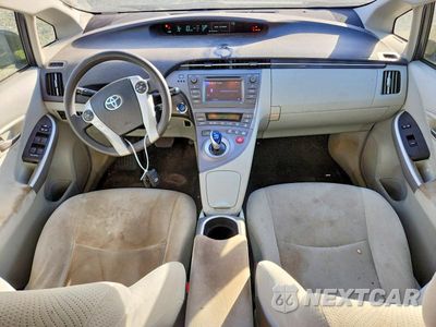 Zdjęcie 8 z 12 samochodu: 2015 TOYOTA PRIUS TWO VIN:JTDKN3DU6F0452438 - miniatura