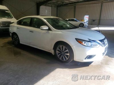 Czwarte zdjęcie samochodu z boku: 2017 NISSAN ALTIMA 2.5 SL VIN:1N4AL3AP9HC226787 - miniatura