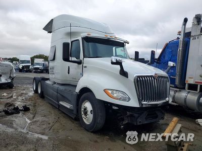 Czwarte zdjęcie samochodu z boku: 2019 INTERNATIONAL LT625 SEMI TRUCK VIN:3HSDZAPR4KN573308 - miniatura