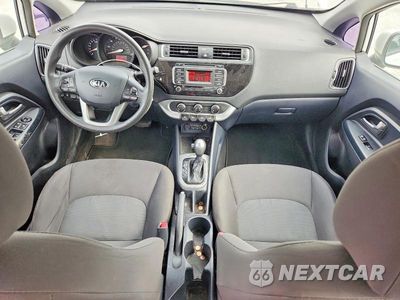 Zdjęcie 8 z 12 samochodu: 2016 KIA RIO LX VIN:KNADM4A38G6550122 - miniatura