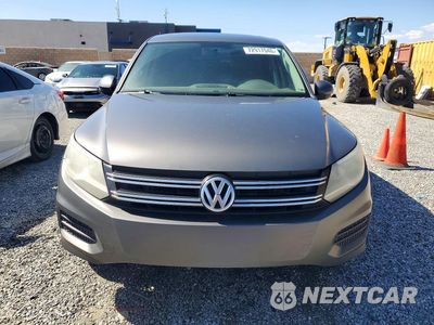 Piąte zdjęcie samochodu w środku: 2013 VOLKSWAGEN TIGUAN S VIN:WVGAV3AXXDW592458 - miniatura