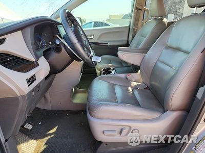 Zdjęcie 7 z 14 samochodu: 2015 TOYOTA SIENNA XLE 8-PASSENGER VIN:5TDYK3DC2FS674241 - miniatura