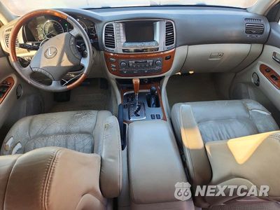 Zdjęcie 8 z 12 samochodu: 2005 LEXUS LX 470 VIN:JTJHT00W753550197 - miniatura