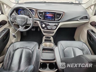 Zdjęcie 8 z 13 samochodu: 2017 CHRYSLER PACIFICA TOURING L VIN:2C4RC1BG1HR526797 - miniatura