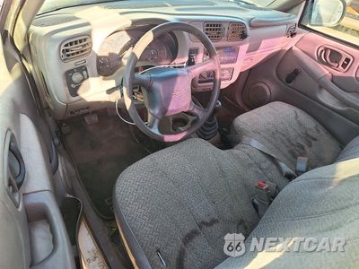 Zdjęcie 8 z 12 samochodu: 2000 CHEVROLET S TRUCK S10 VIN:1GCCS144XY8182118 - miniatura