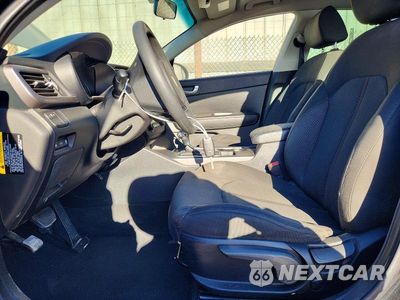 Zdjęcie 7 z 12 samochodu: 2016 KIA OPTIMA LX VIN:5XXGT4L31GG037408 - miniatura