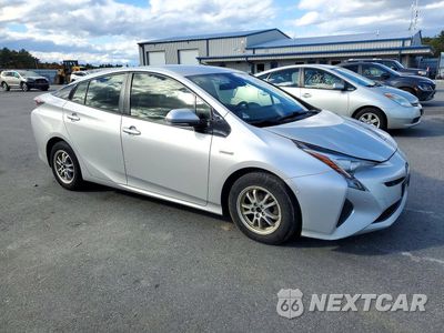 Czwarte zdjęcie samochodu z boku: 2017 TOYOTA PRIUS TWO VIN:JTDKBRFU1H3042432 - miniatura