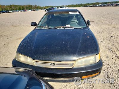Piąte zdjęcie samochodu w środku: 1996 HONDA ACCORD VIN:1HGCD7237TA014995 - miniatura