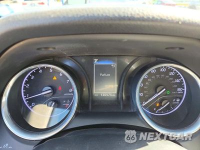 Zdjęcie 9 z 13 samochodu: 2020 TOYOTA CAMRY SE VIN:4T1G11AK7LU940290 - miniatura