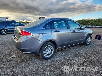 Trzecie zdjęcie samochodu z tyłu: 2011 FORD FOCUS SE VIN:1FAHP3FN8BW115745 - miniatura