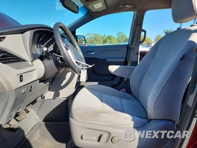 Zdjęcie 7 z 13 samochodu: 2017 TOYOTA SIENNA LE VIN:5TDKZ3DC1HS827177 - miniatura