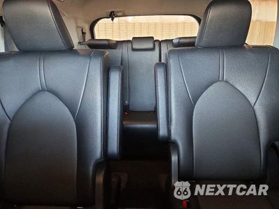 Zdjęcie 10 z 13 samochodu: 2025 TOYOTA GRAND HIGHLANDER XLE VIN:5TDAAAB5XSS087387 - miniatura