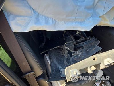 Zdjęcie 12 z 13 samochodu: 2015 TOYOTA PRIUS V THREE VIN:JTDZN3EU8FJ018979 - miniatura