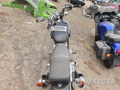 Zdjęcie 6 z 9 samochodu: 1987 HONDA VF700 C VIN:JH2RC2110HM300487 - miniatura
