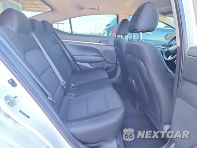 Zdjęcie 10 z 12 samochodu: 2019 HYUNDAI ELANTRA SE VIN:5NPD74LF4KH449465 - miniatura