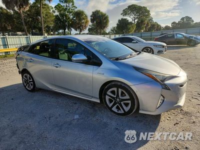 Czwarte zdjęcie samochodu z boku: 2018 TOYOTA PRIUS THREE TOURING VIN:JTDKARFU2J3548635 - miniatura
