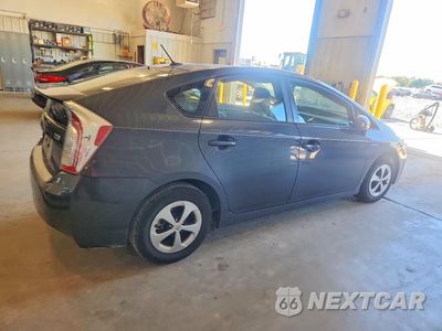 Trzecie zdjęcie samochodu z tyłu: 2012 TOYOTA PRIUS THREE VIN:JTDKN3DU8C1565555 - miniatura