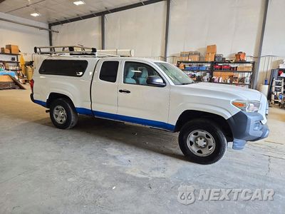 Czwarte zdjęcie samochodu z boku: 2023 TOYOTA TACOMA SR VIN:3TYRX5GN7PT080538 - miniatura