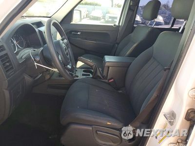 Zdjęcie 7 z 14 samochodu: 2012 JEEP LIBERTY SPORT VIN:1C4PJMAK1CW173062 - miniatura
