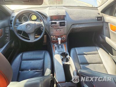 Zdjęcie 8 z 12 samochodu: 2011 MERCEDES-BENZ C 300 4MATIC VIN:WDDGF8BB8BR133460 - miniatura