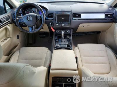 Zdjęcie 8 z 13 samochodu: 2016 VOLKSWAGEN TOUAREG TDI VIN:WVGEP9BP7GD006523 - miniatura
