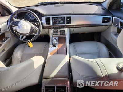 Zdjęcie 8 z 12 samochodu: 2013 JAGUAR XF VIN:SAJWA0ES0DPS78588 - miniatura