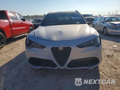 Piąte zdjęcie samochodu w środku: 2024 ALFA ROMEO STELVIO TI VIN:ZASPAKBN8R7D75176 - miniatura