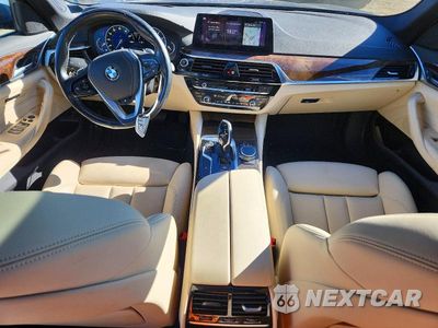 Zdjęcie 8 z 12 samochodu: 2018 BMW 530 XI VIN:WBAJA7C5XJWC75004 - miniatura