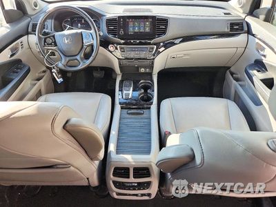 Zdjęcie 8 z 14 samochodu: 2019 HONDA PILOT TOURING VIN:5FNYF5H61KB012184 - miniatura