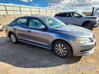 Czwarte zdjęcie samochodu z boku: 2015 VOLKSWAGEN PASSAT S VIN:1VWAT7A32FC087918 - miniatura