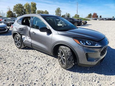 Czwarte zdjęcie samochodu z boku: 2021 FORD ESCAPE SE VIN:1FMCU9G62MUB00448 - miniatura