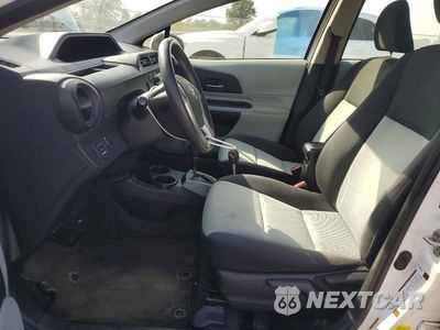 Zdjęcie 7 z 12 samochodu: 2013 TOYOTA PRIUS C TWO VIN:JTDKDTB3XD1557052 - miniatura