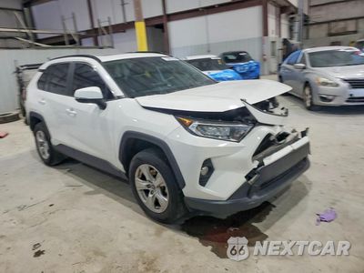 Czwarte zdjęcie samochodu z boku: 2019 TOYOTA RAV4 XLE VIN:JTMW1RFV9KD504332 - miniatura