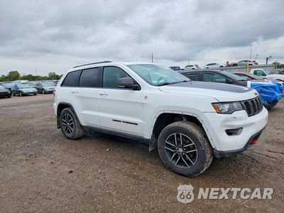 Czwarte zdjęcie samochodu z boku: 2017 JEEP GRAND CHEROKEE TRAILHAWK VIN:1C4RJFLG4HC617735 - miniatura