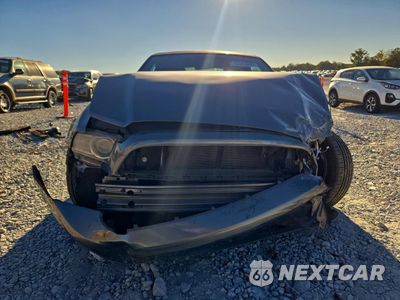 Piąte zdjęcie samochodu w środku: 2014 FORD MUSTANG VIN:1ZVBP8EM6E5220927 - miniatura
