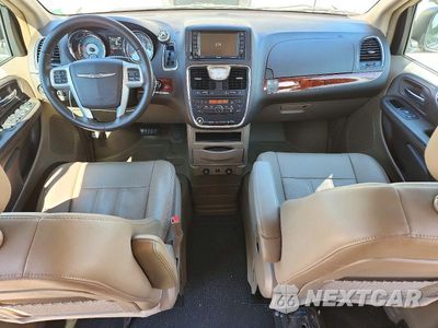 Zdjęcie 8 z 13 samochodu: 2015 CHRYSLER TOWN & COUNTRY TOURING VIN:2C4RC1BG1FR627285 - miniatura