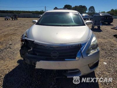 Piąte zdjęcie samochodu w środku: 2015 NISSAN ALTIMA 2.5 S VIN:1N4AL3AP5FC434016 - miniatura