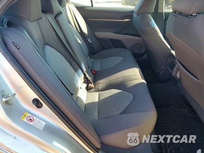 Zdjęcie 10 z 12 samochodu: 2018 TOYOTA CAMRY LE VIN:4T1B11HK6JU131649 - miniatura