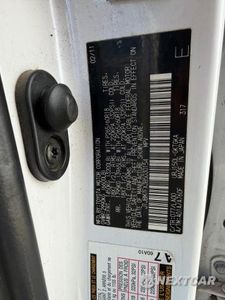 Zdjęcie 10 z 14 samochodu: 2011 LEXUS GX 460 VIN:JTJBM7FX3B5030154 - miniatura