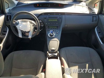 Zdjęcie 8 z 12 samochodu: 2010 TOYOTA PRIUS III VIN:JTDKN3DU6A0167375 - miniatura