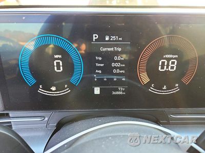 Zdjęcie 9 z 13 samochodu: 2025 HYUNDAI KONA SEL VIN:KM8HB3AB6SU250607 - miniatura