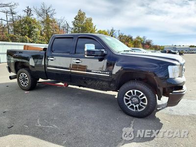 Czwarte zdjęcie samochodu z boku: 2012 GMC SIERRA K2500 DENALI VIN:1GT125E83CF155833 - miniatura
