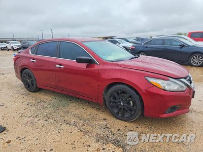 Czwarte zdjęcie samochodu z boku: 2017 NISSAN ALTIMA 2.5 SR VIN:1N4AL3AP4HC226132 - miniatura