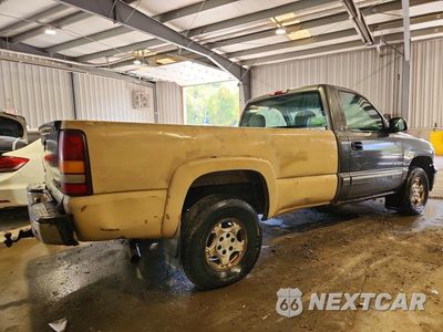 Trzecie zdjęcie samochodu z tyłu: 2001 CHEVROLET SILVERADO K1500 VIN:1GCEK14T81E104671 - miniatura